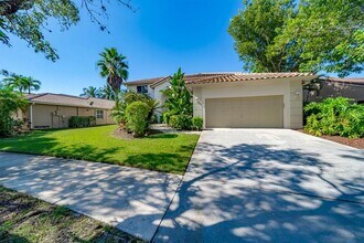558 Stonemont Dr in Weston, FL - Building Photo - Building Photo