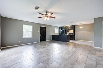 1347 Greenoak Dr in Houston, TX - Building Photo - Building Photo