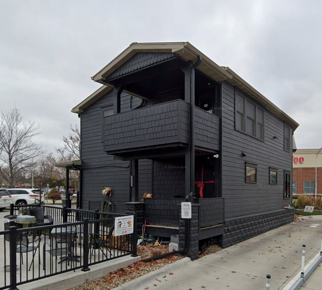 1120 N Dodge St-Unit -1118 N Dodge in Iowa City, IA - Building Photo - Building Photo