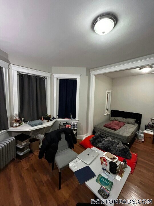 1185 Commonwealth Ave in Boston, MA - Building Photo