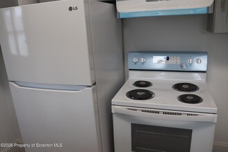 712 W Lackawanna Ave in Blakely, PA - Building Photo - Building Photo