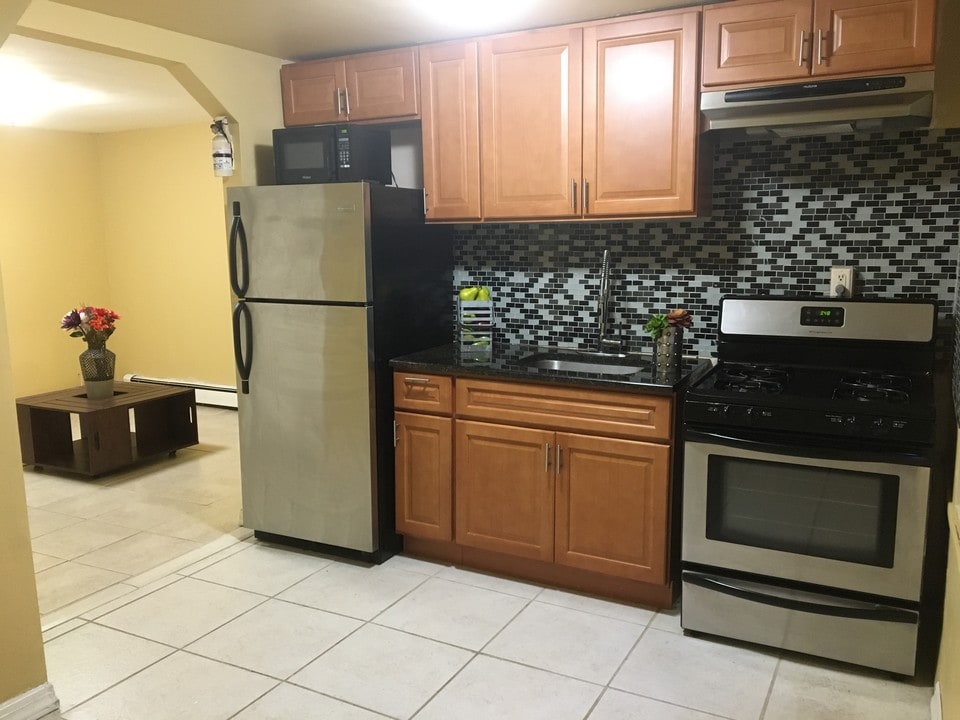 92 Hancock Ave in Jersey City, NJ - Building Photo