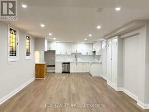 17 Fairway Heights Crescent in Markham, ON - Building Photo - Building Photo