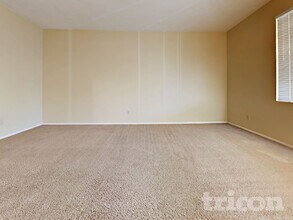 4127 W Mission Ln in Phoenix, AZ - Foto de edificio - Building Photo