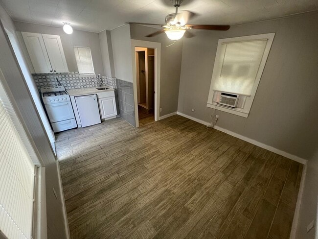property at 2843 Forest Hill Blvd