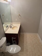 550 Pewaukee Rd, Unit F in Pewaukee, WI - Building Photo - Building Photo