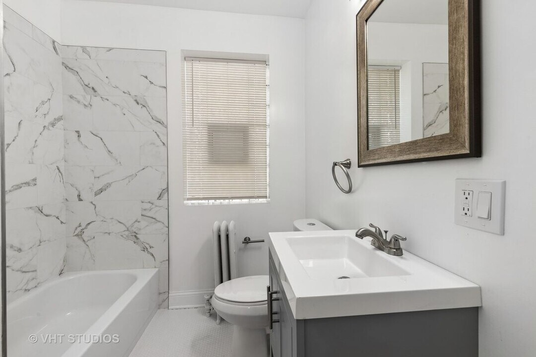 8030 S Justine St in Chicago, IL - Building Photo