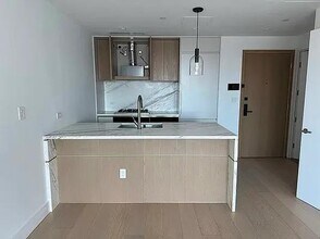 208 Delancey St in New York, NY - Building Photo - Building Photo