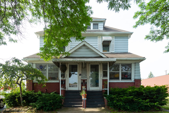 335-337 Eureka Rd in Wyandotte, MI - Foto de edificio - Building Photo