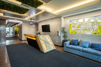 Central Tower Apartments in Edmonton, AB - Building Photo - Lobby