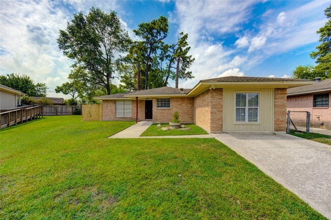 property at 9811 Shadydale Ln