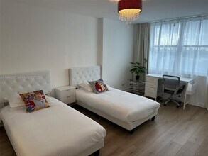 6039 Collins Ave in Miami Beach, FL - Building Photo - Building Photo