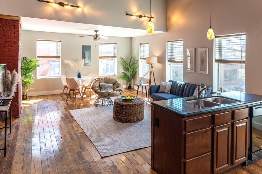 1 E 13th St in Cincinnati, OH - Building Photo