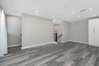 2701 Community Dr in San Diego, CA - Building Photo - Building Photo