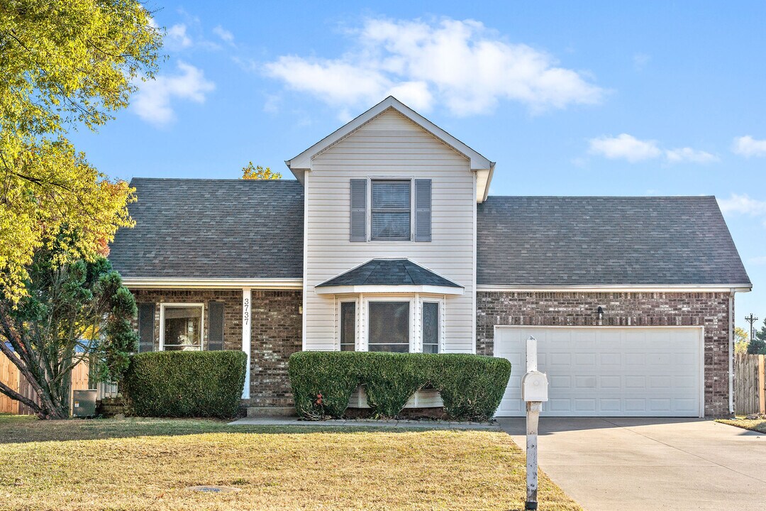 3737 Heather Dr in Clarksville, TN - Building Photo
