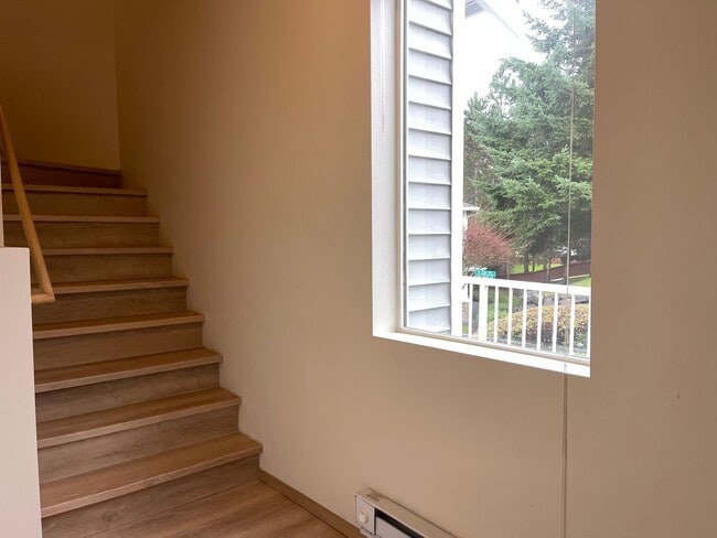 22106 41st Pl S in Kent, WA - Foto de edificio - Building Photo