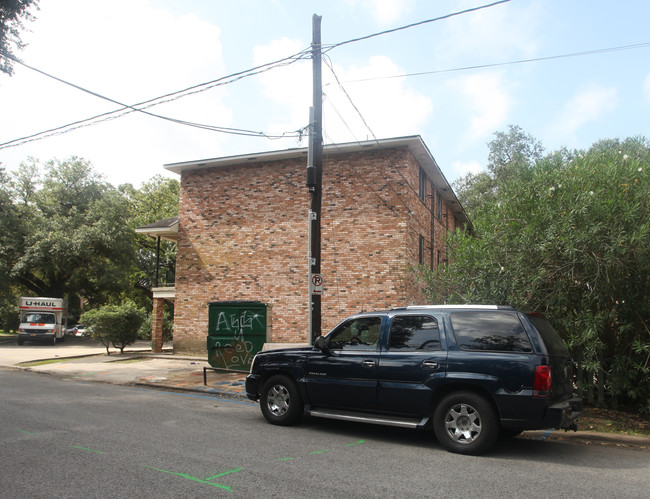 1110 Lamar St in Lafayette, LA - Building Photo - Building Photo