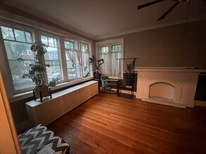 2427 W Warner Ave in Chicago, IL - Building Photo - Building Photo