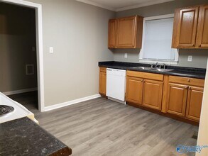 300 Beirne Ave NE in Huntsville, AL - Building Photo - Building Photo