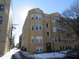 2251 W Rosemont Ave in Chicago, IL - Building Photo