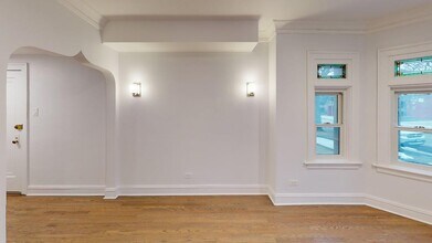 2737 W Lunt Ave in Chicago, IL - Building Photo - Building Photo