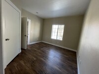 2101 Hussium Hills St, Unit 104 in Las Vegas, NV - Building Photo - Building Photo