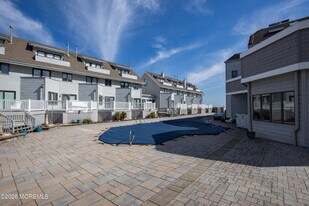 900 Ocean Ave in Point Pleasant Beach, NJ - Building Photo