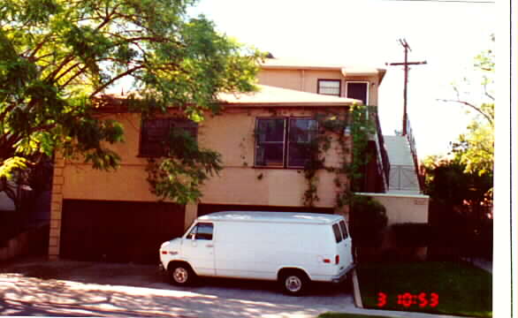 5864 W San Vicente Blvd in Los Angeles, CA - Building Photo