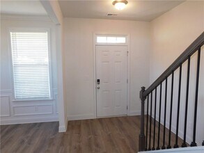 7725 Farrow Pass Cir in Cumming, GA - Foto de edificio - Building Photo