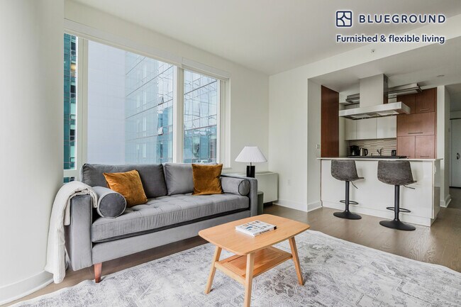 450 W 42nd St in New York, NY - Building Photo - Building Photo