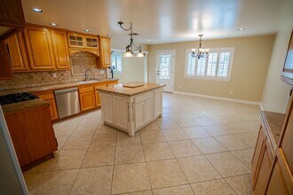 23630 Vía Delicia in Santa Clarita, CA - Building Photo - Building Photo