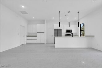 2700 42nd St W in Lehigh Acres, FL - Building Photo - Building Photo