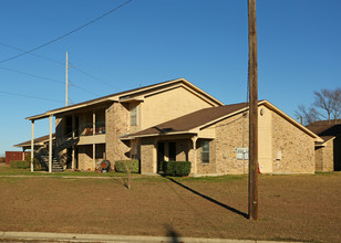 Westview Apartments in Grandview, TX - Building Photo - Building Photo