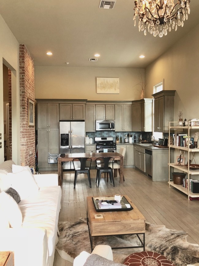 1305 Peniston St, Unit 1305 in New Orleans, LA - Building Photo - Building Photo