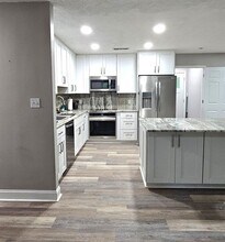 6156 Hughes Ln in Conway, SC - Building Photo - Building Photo