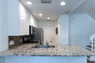 340 Jacaranda Dr in Jupiter, FL - Foto de edificio - Building Photo