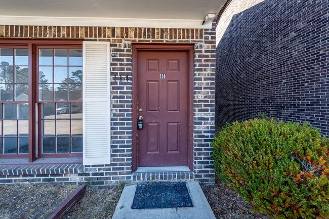 114 Colonial Ct in Summerville, SC - Building Photo - Building Photo