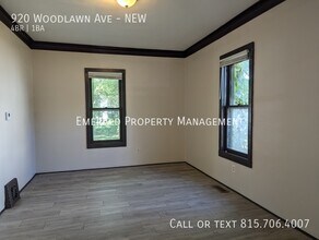 920 Woodlawn Ave in Rockford, IL - Building Photo - Building Photo