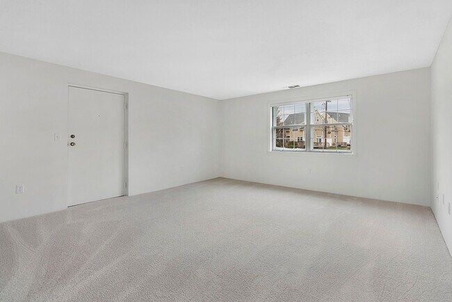 7 Marlboro Rd, Unit 2 in Woburn, MA - Foto de edificio - Building Photo