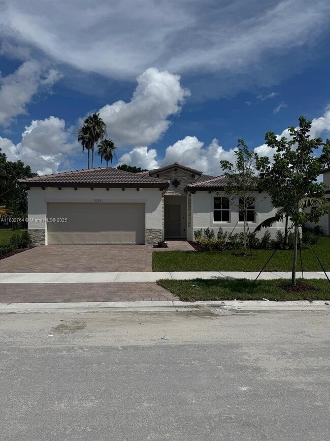 2225 SE 30th St in Homestead, FL - Building Photo - Building Photo