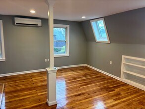 88 E Main St in Clinton, CT - Building Photo - Building Photo