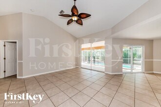 5065 Hansard Ave in North Port, FL - Foto de edificio - Building Photo