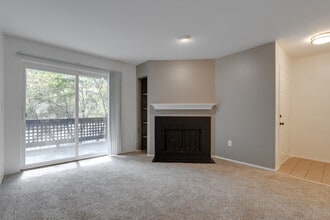 Stratford Apartments in Beaverton, OR - Building Photo - Interior Photo