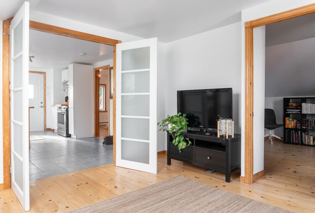 189 Rue Napoléon-Groulx in Gatineau, QC - Building Photo