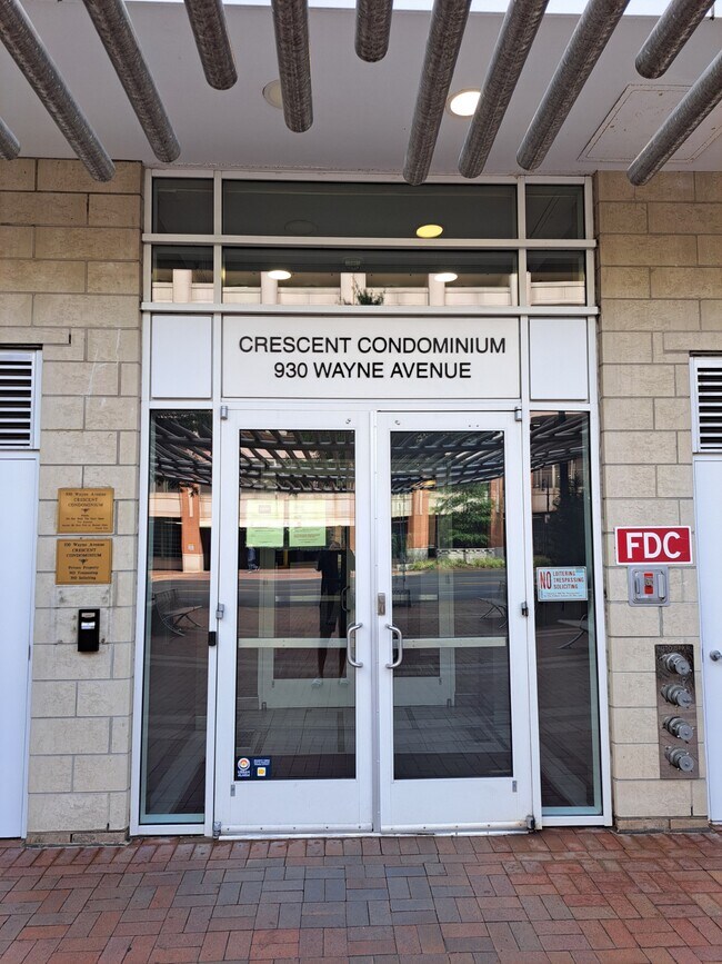 930 Wayne Ave, Unit 302 in Silver Spring, MD - Building Photo - Building Photo