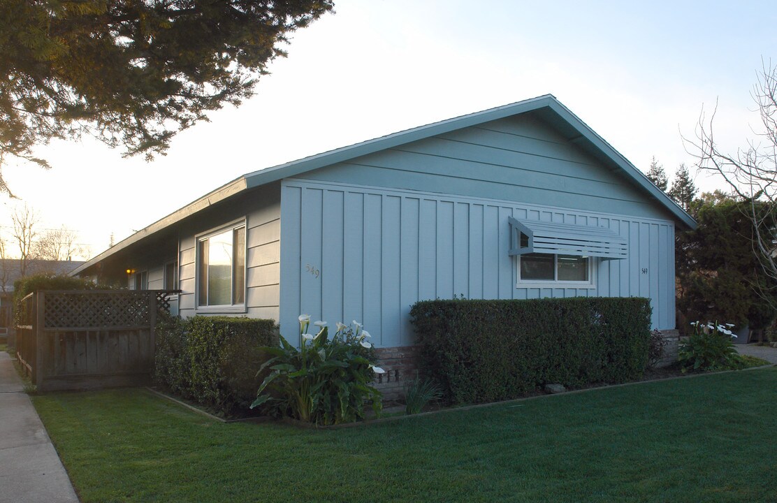 549 Piazza Dr in Mountain View, CA - Building Photo