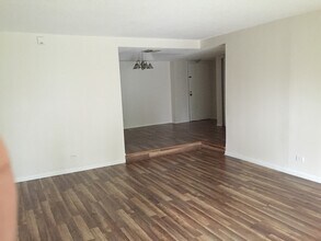 3740 Inverrary Dr, Unit 2C in Lauderhill, FL - Building Photo - Building Photo