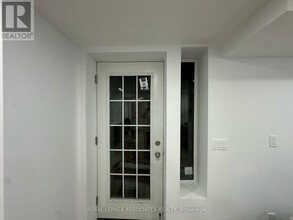 134 Auckland Dr in Whitby, ON - Building Photo - Building Photo