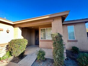 1923 Pyramid Creek Dr in Marysville, CA - Building Photo - Building Photo