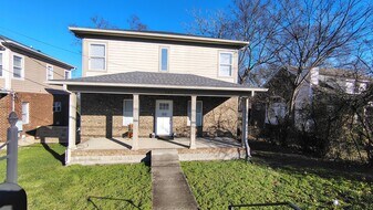 942 33rd Ave N in Nashville, TN - Building Photo